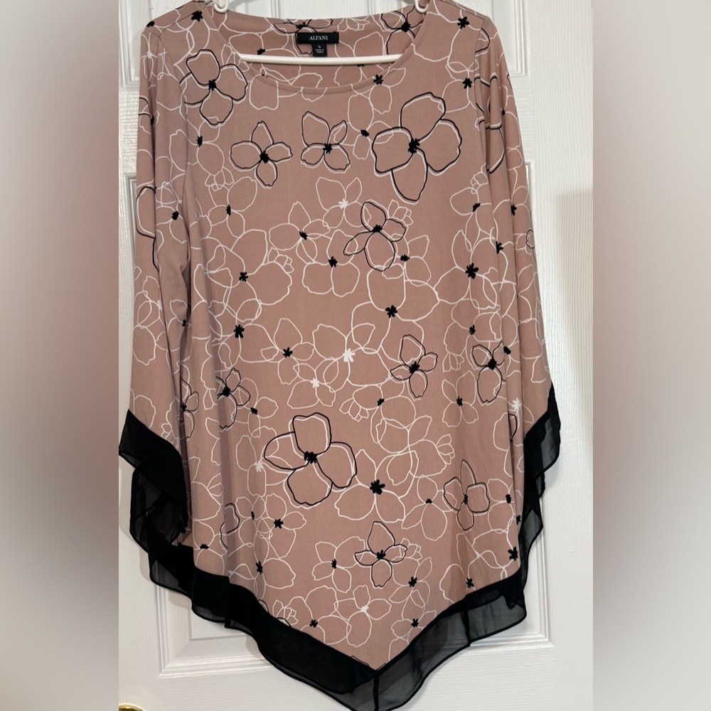 Avanti Women’s 1X Asymmetrical Tunic Top Abstract